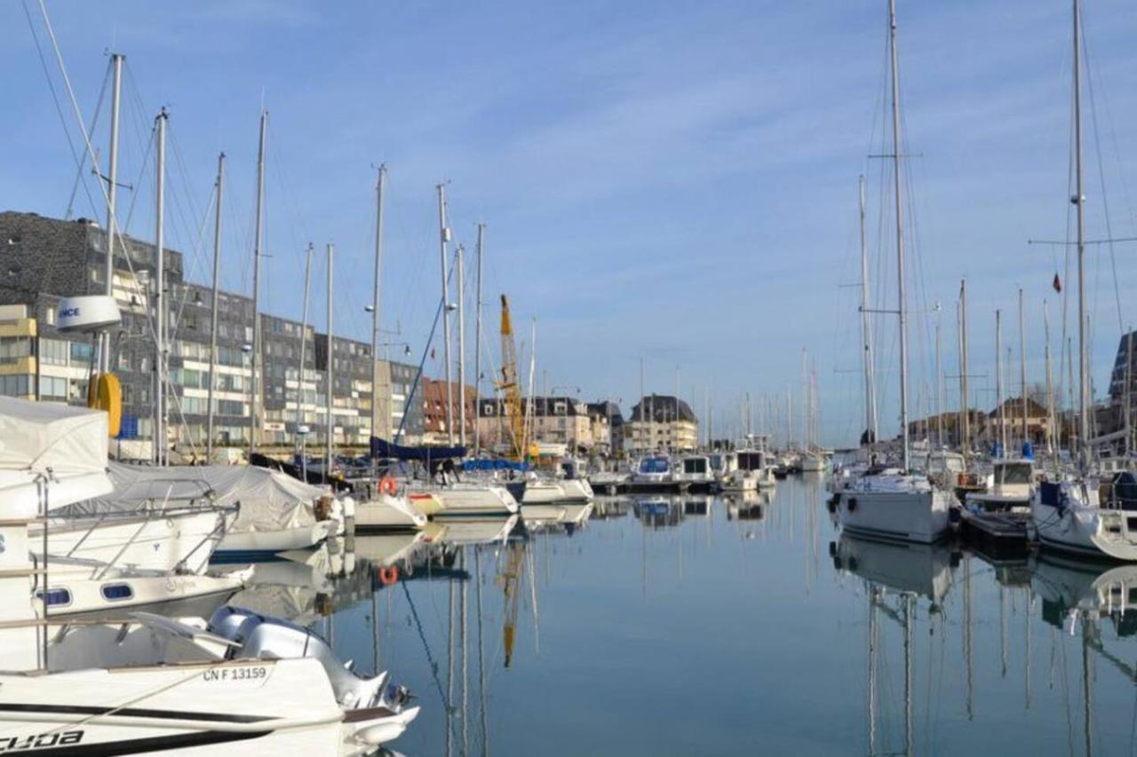 La Tete Dans Les Nuages, Les Pieds Dans L'Eau Apartment Courseulles-sur-Mer Bagian luar foto